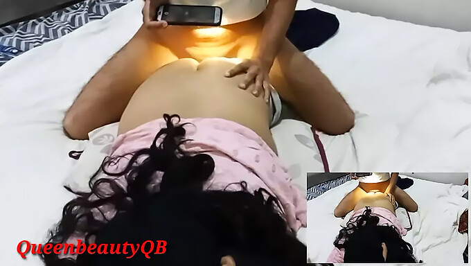 Vú Tự Nhiên To Và Cặc To Của Cô Gái Desi Trong Một Video Nóng Bỏng