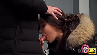 Russisk Tenåring Får En Hard Pov Blowjob For En Fancy Bil