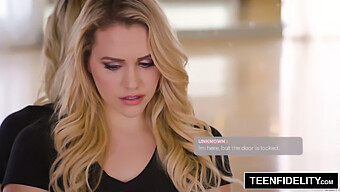 Η Μεγαλόστηθη Mia Malkova Επιδεικνύει Τις Ικανότητές Της Σε Αυτό Το Καυτό Πορνό Βίντεο