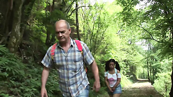 Hd Deepthroat Mit Stiefvater Im Wald