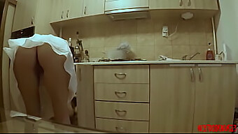 Kitchen Cam: Chị Dâu Ngực To Bú Cu Và Bị Đụ