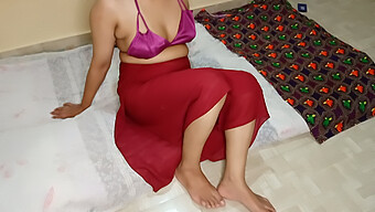 Indiase Desi (Hindi) Rolspel Met Een Sexy Indiase (18+) Tiener