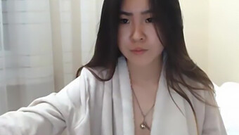 Asian Beauty Shows Off Her Squirting Skills On Camera