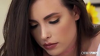 Casey Calvert Si Užíva Análny Sex V Tomto Videu.