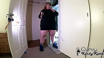 Smoking And Peeing: A Dirty And Beautiful Fat Woman