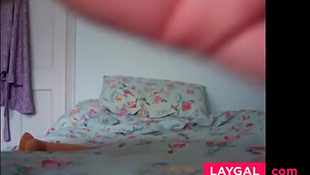 Vrouw Met Grote Borsten Geniet Van Een Dildo In Deze Prachtige Video Met Dikke Vrouwen