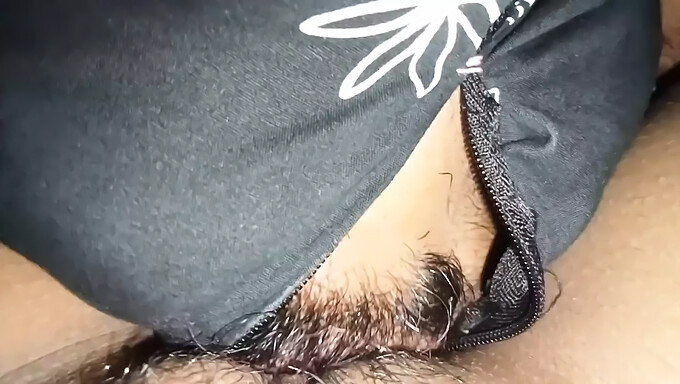 Sri Lankan College Girls In Orgy With Hairy Pussy