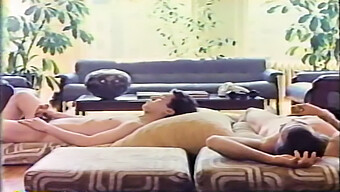 Angel Cash And Juliet Anderson In Retro Porn: The Gold Standard