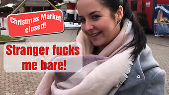 Fremder Fickt Mich Hart Und Tief Auf Dem Weihnachtsmarkt