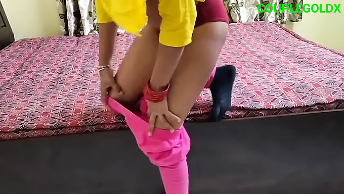 Kemahiran Blowjob Komal Bhabhi Dipamerkan