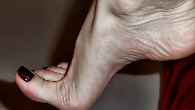 Kompilasi Lengkungan Dan Kaki Yang Seksi