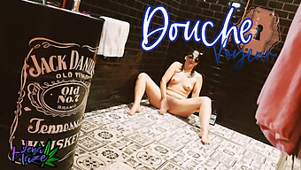 American Jack'S Amateur Masturbatie Onder De Douche